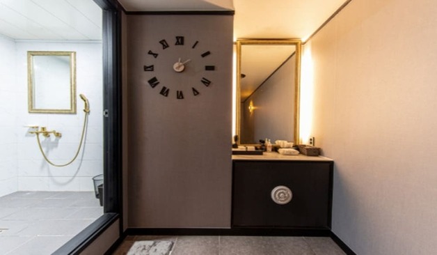 브라운테라피 샤워실