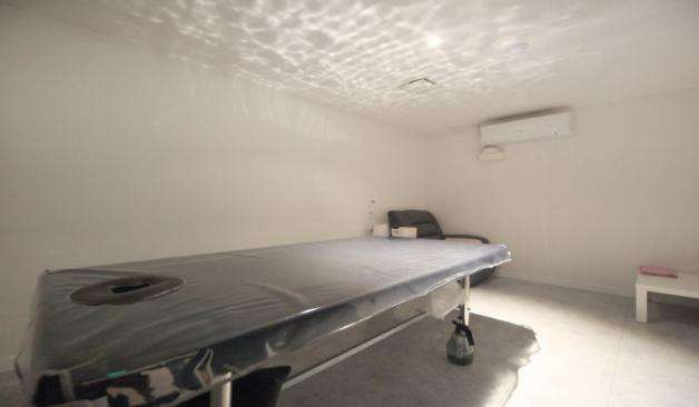 마포 도화동 루멘테라피 화이트톤의 1인 룸 관리실 내부 사진