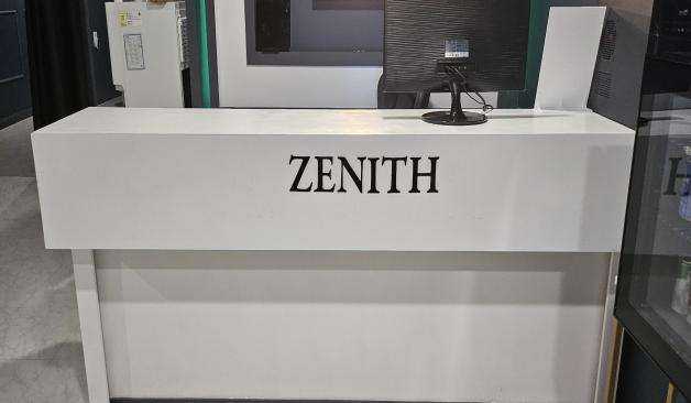 남양주 호평동 제니스 테라피 깔끔한 화이트톤의 카운터 실사진