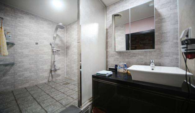 원주 문막읍 후테라피스웨디시 샤워실