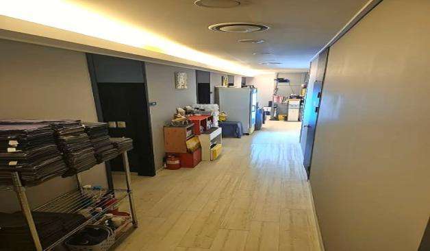 전주 인후동 숨 아로마 넓은 복도의 샵사진