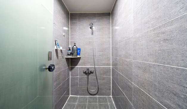 수원 인계동 개꿀테라피 그레이톤의 샤워실 실제 샵사진