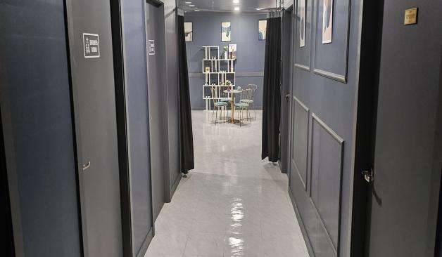 남양주 호평동 제니스 테라피  깔끔하고 럭셔리한 복도 실사진