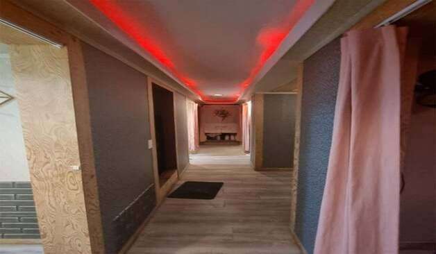 용인 기흥 더데이테라피 붉은빛의 복도 이미지