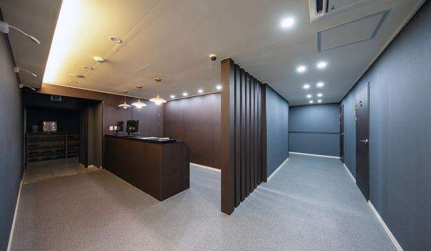 대구 상인동 톰브라운 스웨디시 고급진 원목의 카운터 실사진