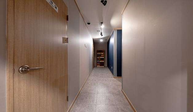 시흥 배곧 골드아로마테라피 미니멀한 복도 이미지4