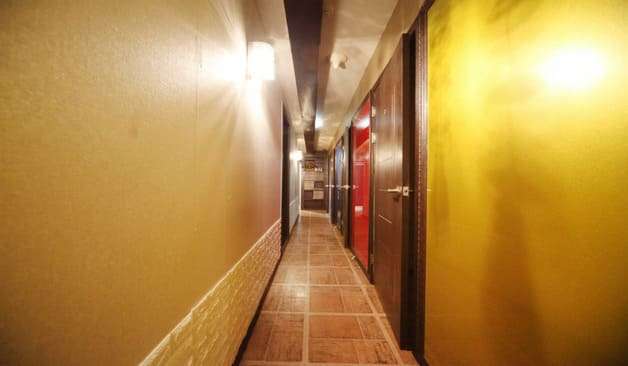 강남 역삼역 플러스 복도2