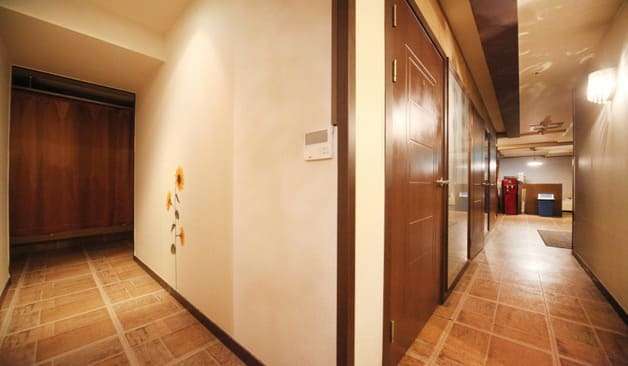 강남 역삼역 플러스 복도1