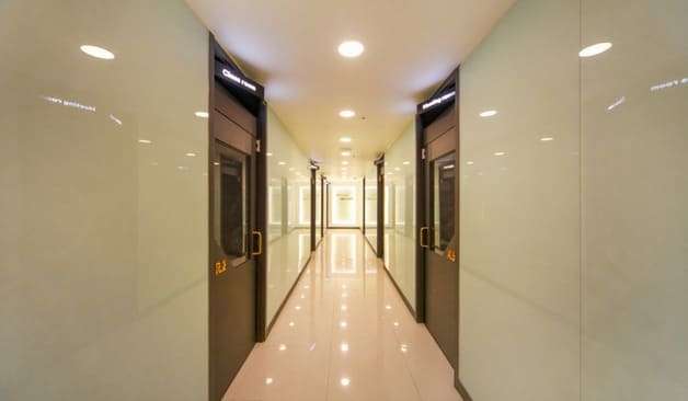 김해 내동 로엠스웨디시 복도 실제 샵사진1